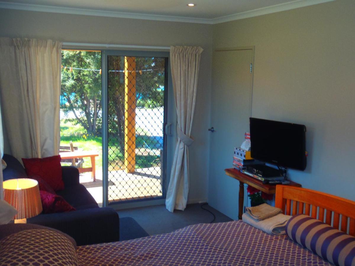 Lakefront Fantail Cottage Lake Hawea, Wanaka Exterior foto