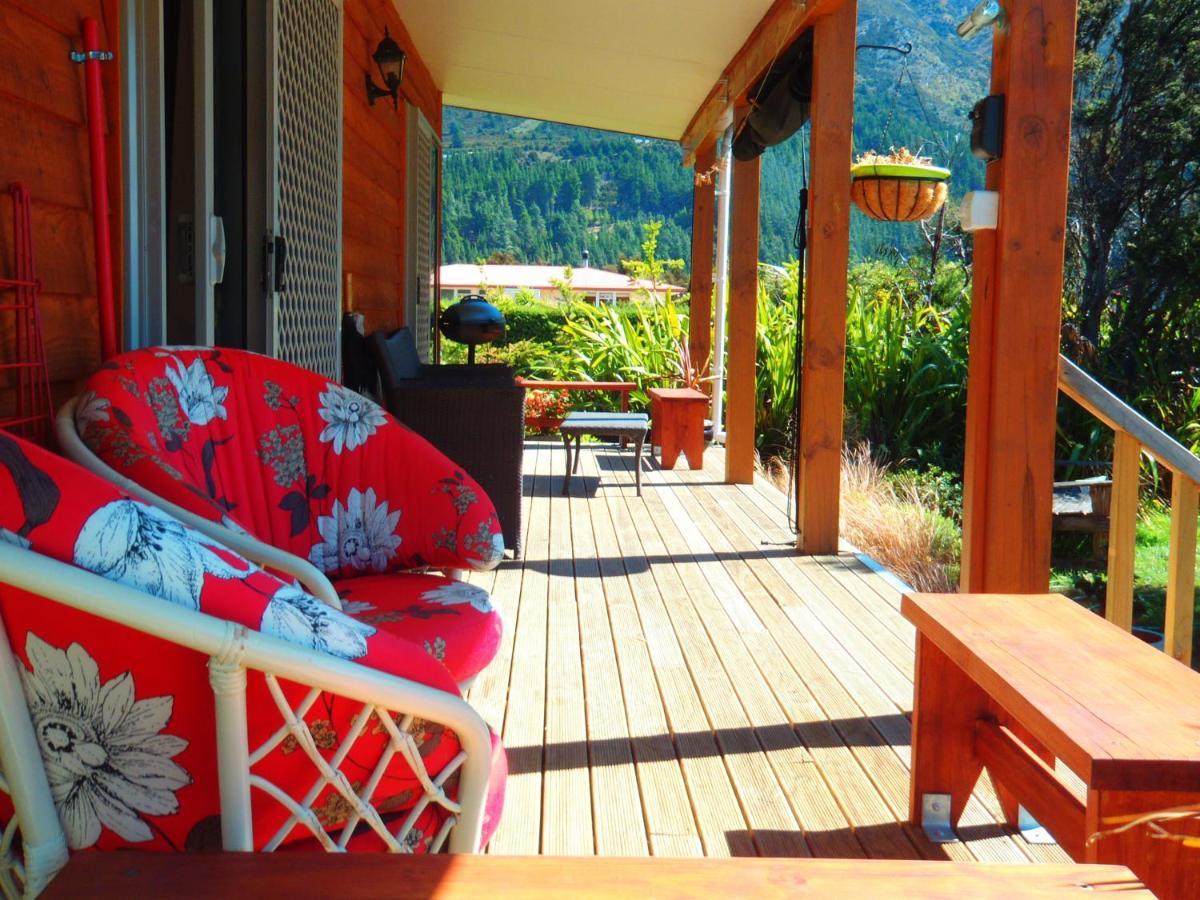 Lakefront Fantail Cottage Lake Hawea, Wanaka Exterior foto